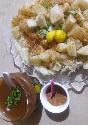 A picture of Sweet potato bake on tawa and imli ki chattni.