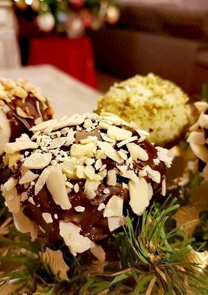 Foto di Bon bon pandoro e cioccolato