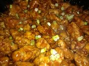 Una foto de guisos de pollo chino