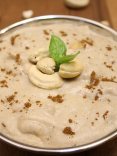 A picture of Restaurant Style Kaju Curry.