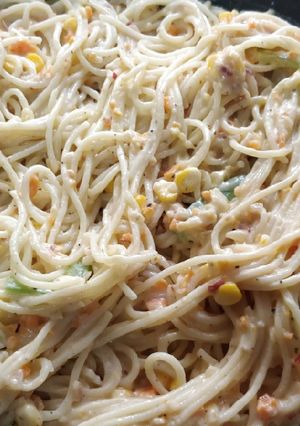 A picture of Spaghetti Alfredo.