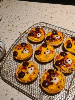 Hình của món Baked Salted Egg Tarts (Bánh Tart trứng muối) 🍯.