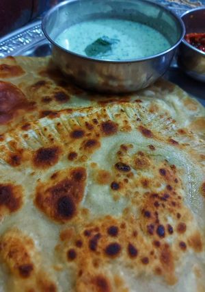 A picture of Aloo ka paratha.