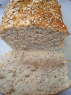 Una foto de PAN 🍞 INTEGRAL CON MIX DE SEMILLAS 🍞DE Chía, SÉSAMO LINO DE DORADO y GIRASOL🍞🐝💪💪💪