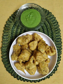 गोभी के पकोड़े (Gobhi ke pakode recipe in hindi) रेसिपी मुख्य फोटो