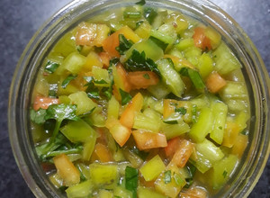 Una foto de Ensalada de Ají verde