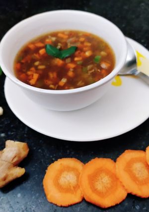 A picture of Hot & sour soup.