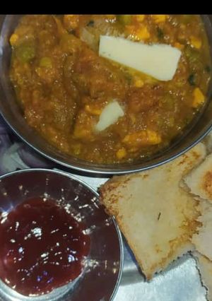 पाव भाजी (Pav bhaji recipe in Hindi) रेसिपी मुख्य फोटो