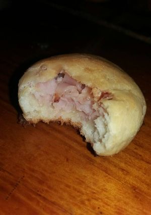 Una foto de Pancitos de jamón y queso