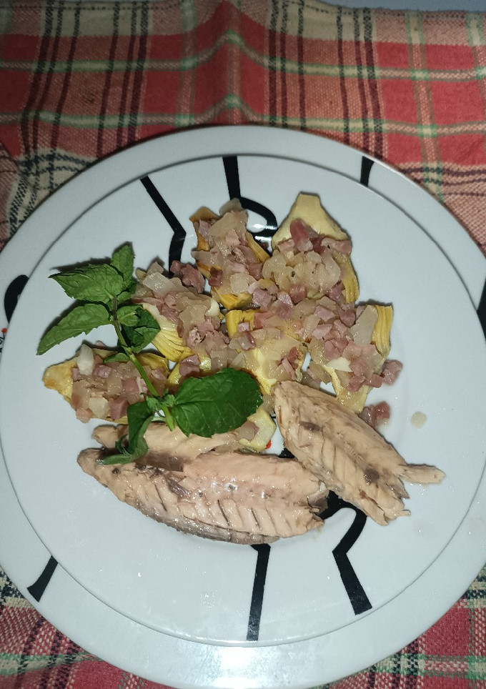Una foto de Alcachofas en conserva con jamón y caballa