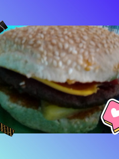 Una foto de Hamburguesa Deliciosa Tipo BBQ 🍔