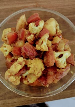 ফুলকপি ও গাজর ভাজা (fulkopi o gajar bhaja recipe in Bengali) রেসিপির প্রধান ছবি