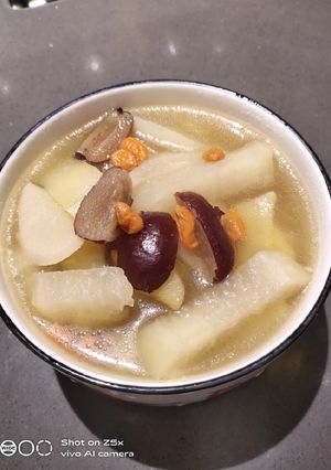 A picture of Chicken and Radish Soup.