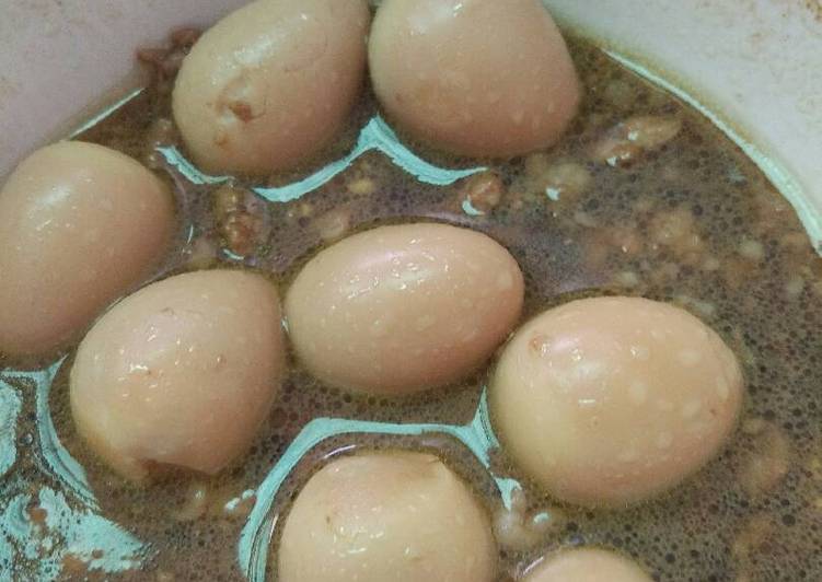 Daging babi cincang telur puyuh (non halal)
