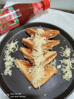 ચીઝ સેન્ડવિચ (Cheese Sandwich Recipe In Gujarati) રેસીપી મુખ્ય ફોટો