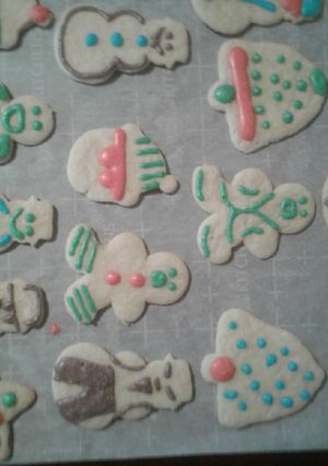 A picture of Icing for Christmas Cookies.
