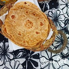 A picture of Stoneground and Multigrain Aata Chapatis or Rotis.