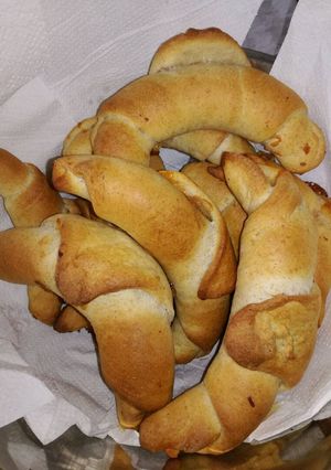Teljes kiőrlésű tejes kifli töltve recept fotója