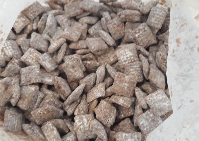 How to Make Quick Puppy Chow - Muddy Buddy's