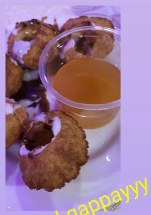 A picture of Gol gappay.