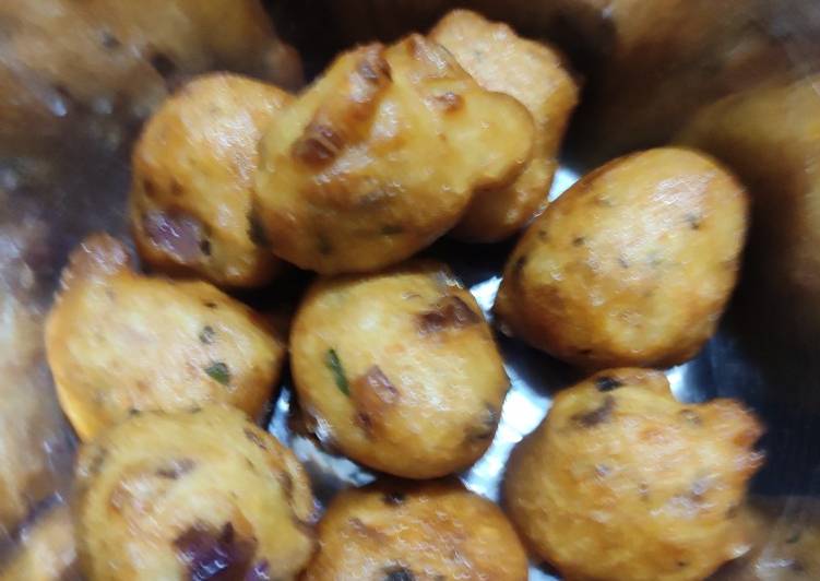 Guide to Prepare உளுந்து போண்டா (urad Dhall bonda) in 29 Minutes for Mom