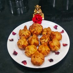 A picture of Fried Modak.