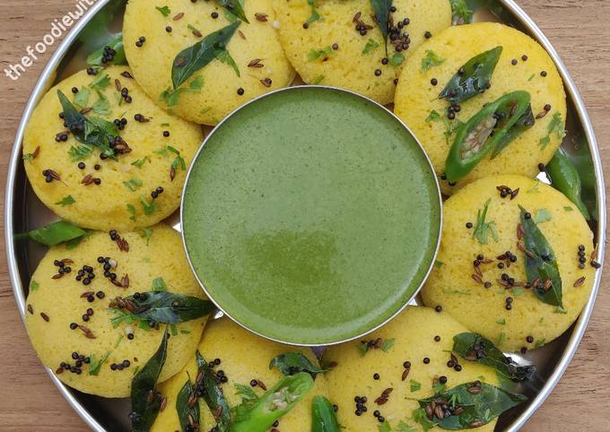 Dhokla in idli maker