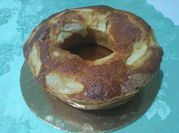 Una foto di torta mele e noci