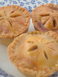 Una foto de Tartaletas de pollo al curry (Chicken curry pot pies)
