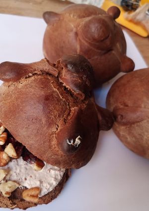 Una foto de Pan de muerto de chocolate