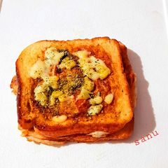 A picture of Cheese Egg Toast.
