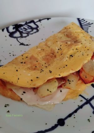 Una foto de Omelette de patata, jamón y queso