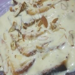 A picture of Shahi tukda.