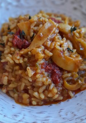 Una foto de Arroz meloso de sepia y sobrasada