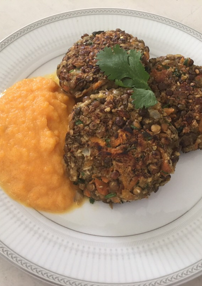 Una foto de Tortitas de lentejas 🍽