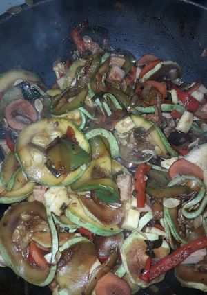 Una foto de Verduras al wok