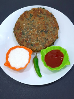 મેથીના ઢેબરા (Methi Dhebra Recipe In Gujarati) રેસીપી મુખ્ય ફોટો
