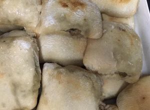 Una foto de Pirok o empanada alemana de repollo