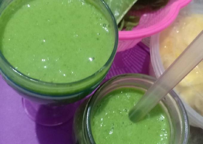 Bagaimana Menyiapkan 🥬🍌🍍Green Smoothies Yummies 🥬🍌🍍 yang Enak Banget