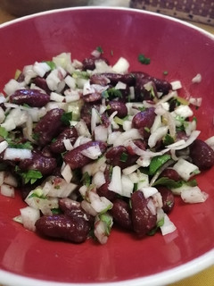 Una foto de Ensalada de porotos rojos