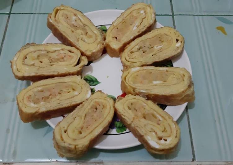 Telur gulung isi dimsum