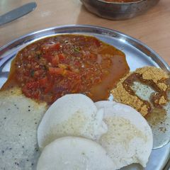 A picture of #SIS#Little millet,idli rice,urad dal Soft Idli with chutney.