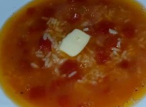 Φωτογραφία της συνταγής Ντοματόσουπα με ρύζι ή κόκκινη ρυζόσουπα