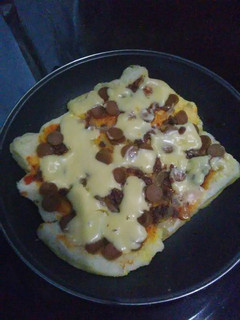 Foto resep Pizza Roti Tawar Teflon (Beef Bread Melt Pizza)