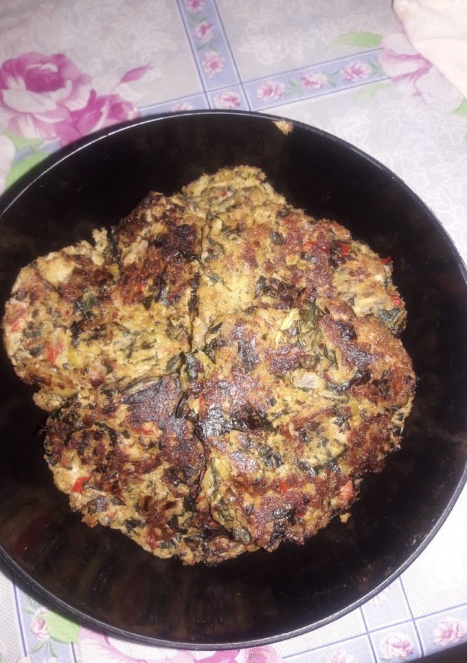 Una foto de Tortitas de hojas y pencas de Brócoli,