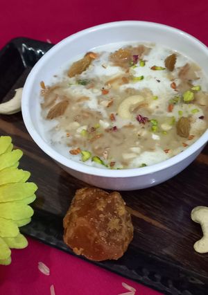 गुड़ का रसिया (Gur Ka Rasiya ki recipe in hindi) रेसिपी मुख्य फोटो