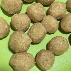 A picture of Rice laddo.