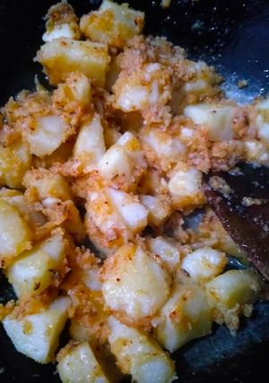 जीरा आलू (jeera aloo recipe in Hindi) रेसिपी मुख्य फोटो