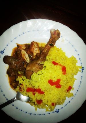A picture of Rice and Chicken(Kuku kienyeji).