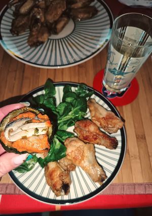 Una foto de Tapa de Pan Tostado con Berenjena Frita, Boniato con Miel y Boquerón en Vinagre